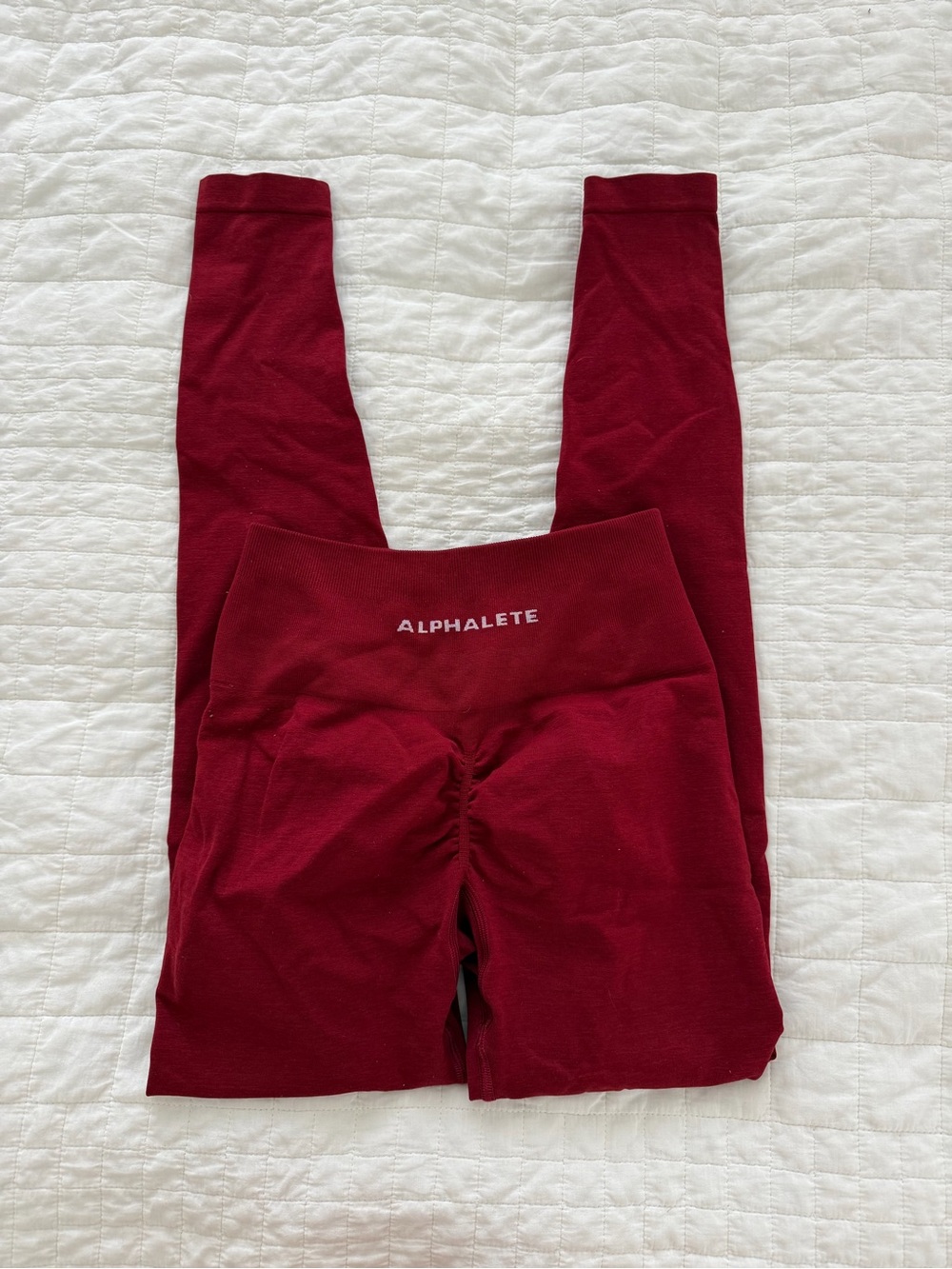 Alphalete Seamless High-Rise Leggings in Burgundy